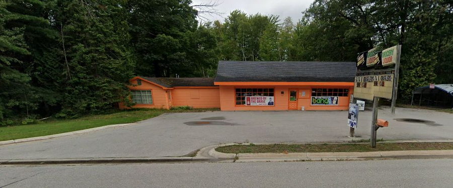 Lakeside Superette (Bergs Superette) - 2019 Street View